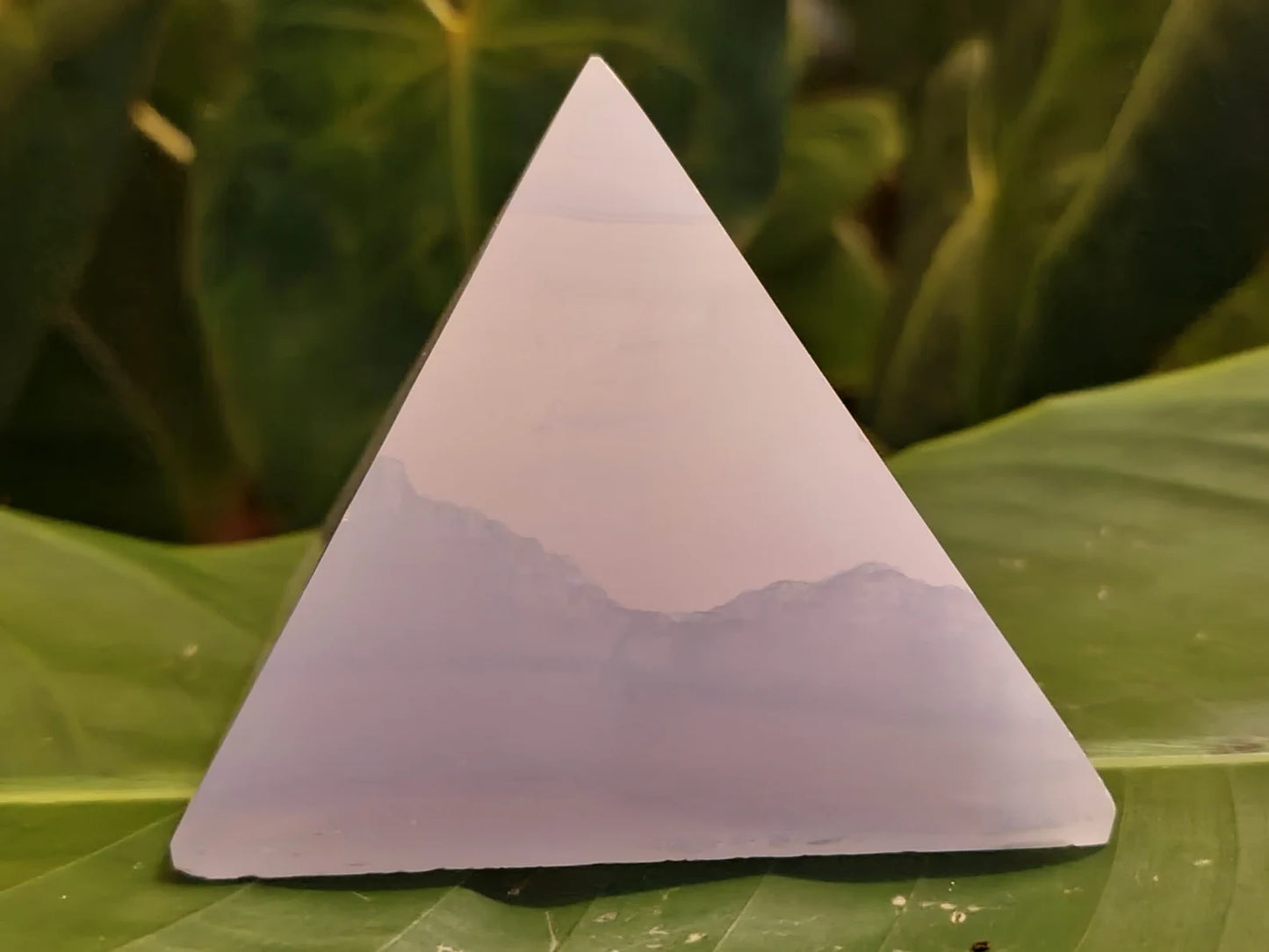 Mangano Calcite Pyramid